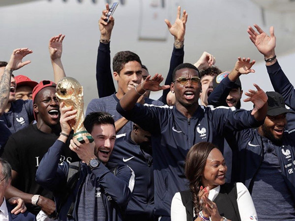 פוגבה הוביל את החגיגות (getty)