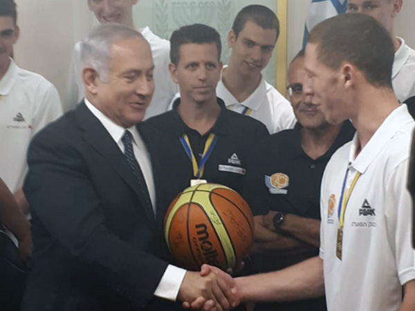 הקפטן גיל בני ורה"מ נתניהו