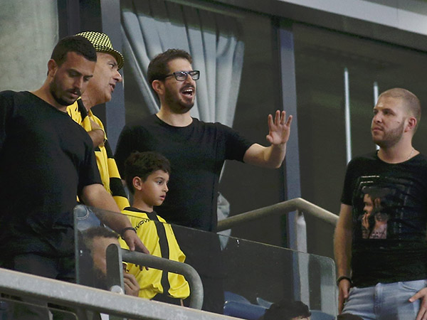 חוגג. היה מרוצה מהקהל (אלן שיבר)