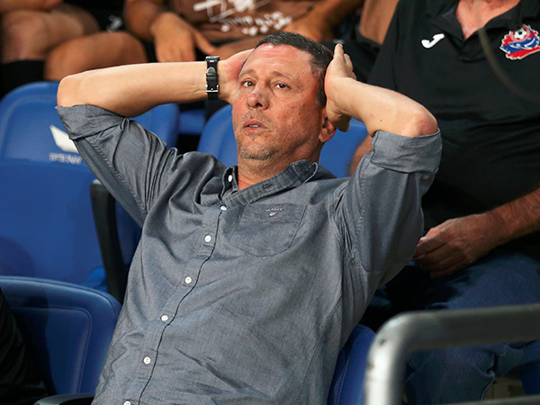 קלינגר. נחת לקרקע (אלן שיבר)