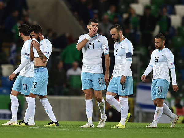 נראו רע, שחקני ישראל אחרי ההפסד (getty)