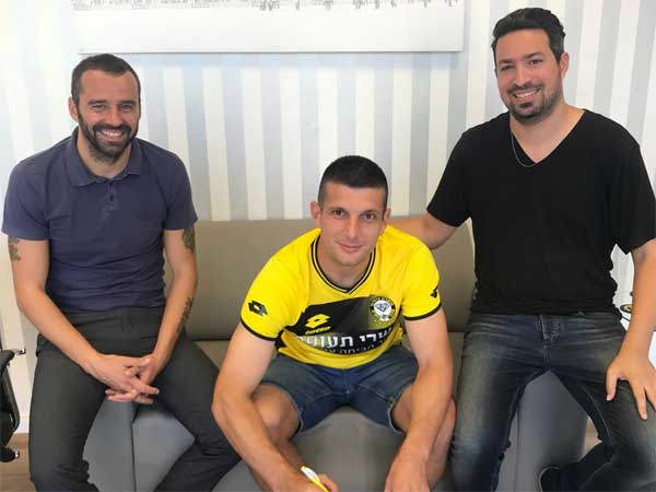 מגיע לנתניה. בצ'יראי