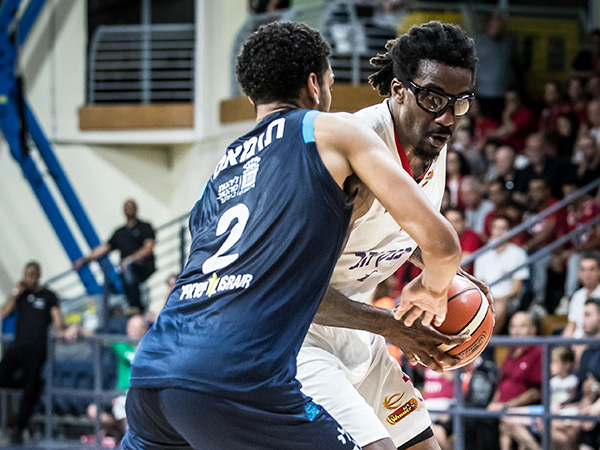 אמארה היה סולידי בחזרתו לפרקט ולמדים האדומים (עודד קרני)