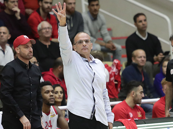 4 זרים, כולם נראים בול פגיעה. בית הלחמי שוב עשה זאת (דני מרון)