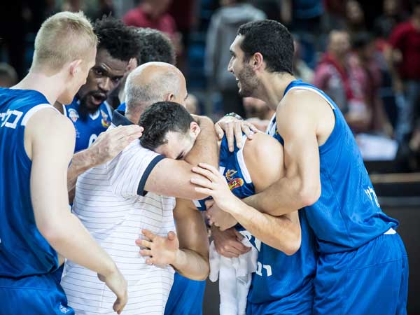 התרגשות שיא אחרי שריקת הסיום (מנהלת הליגה)