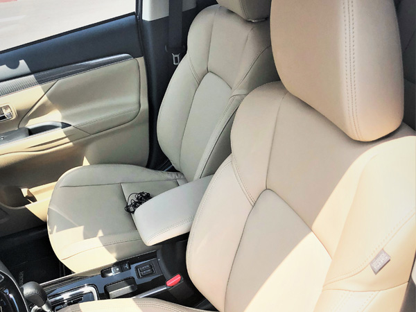 מושבי עור מפנקים מקדימה