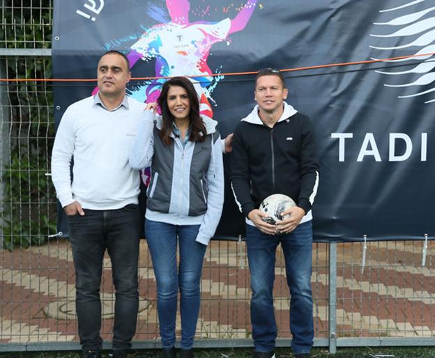 נציגי ב"ש הגיעו מקרוב לפעילות של נותנת החסות (צילום: גלעד שקד)