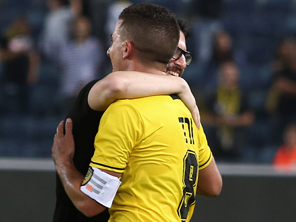 "דרך אחרת", חוגג ו-ורד