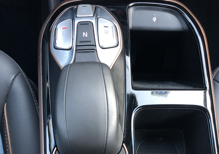 מערכת העברת ה"הילוכים" של האיוניק החשמלית