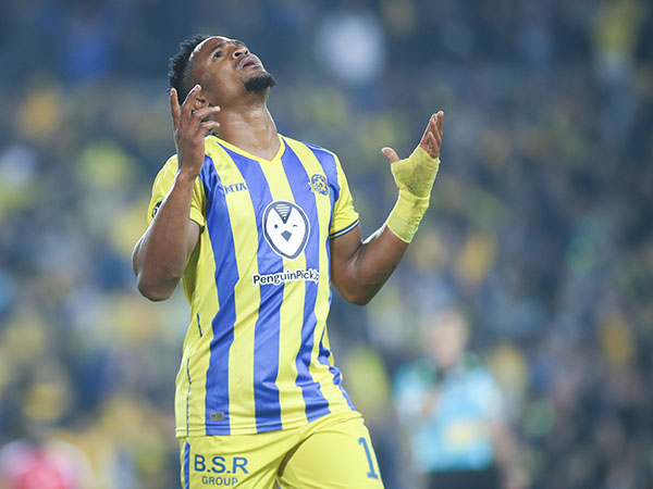 אפואדו, עוד דוגמא לשליטה של המאמן בסגל שלו (דני מרון)