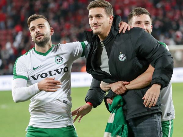 שועה קיבל טעימה ממה שמצפה לו (צילום: דני מרון)