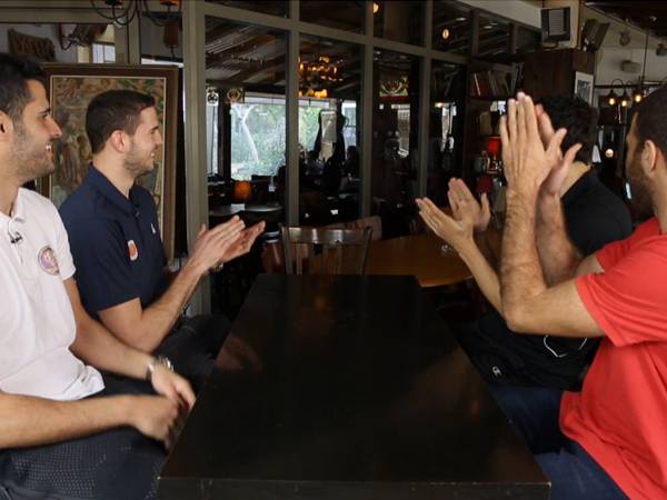 ארבעה בעקבות הגביע