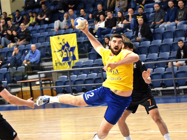 סניר נציה. בדרך למקום הראשון (האתר הרשמי)