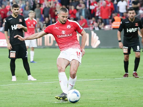 "לא קרה כלום". שהר (דני מרון)