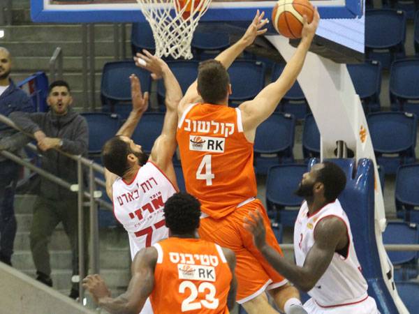 מכתום לצהוב. קולשוב (מנהלת הליגה)