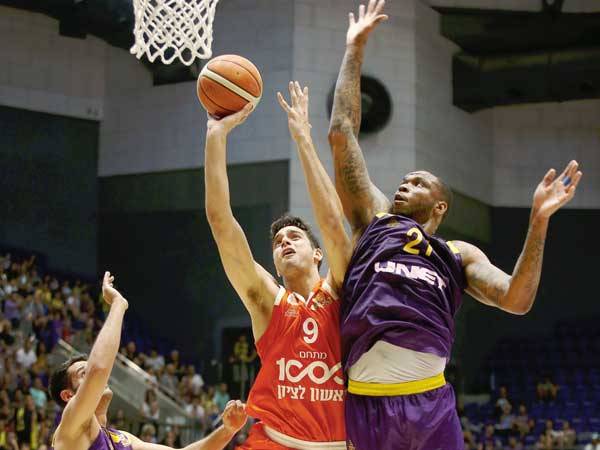 לא ברור אם ג'ונס ישחק בבית מכבי (אלן שיבר)