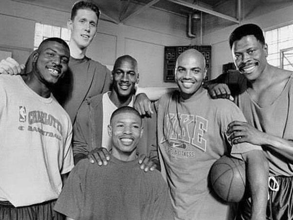 הקאסט הקודם. הציבו רף גבוה (Getty Images)