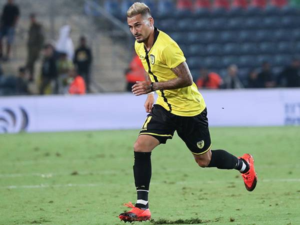 מצהוב-שחור לאדום. בוזגלו (דני מרון)