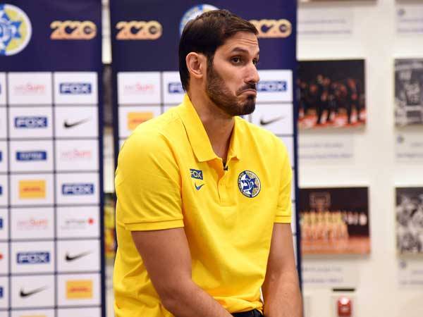 לא בא להיות על תקן המושיע (ברני ארדוב)