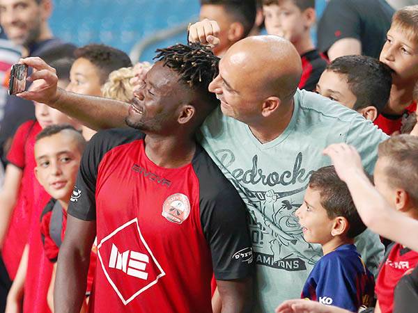 חגיגה עם סלפי (אלן שיבר)