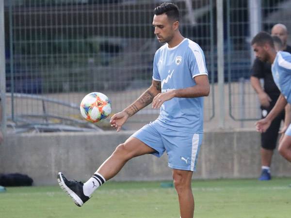 זהבי. התאמן בצד (דני מרון)