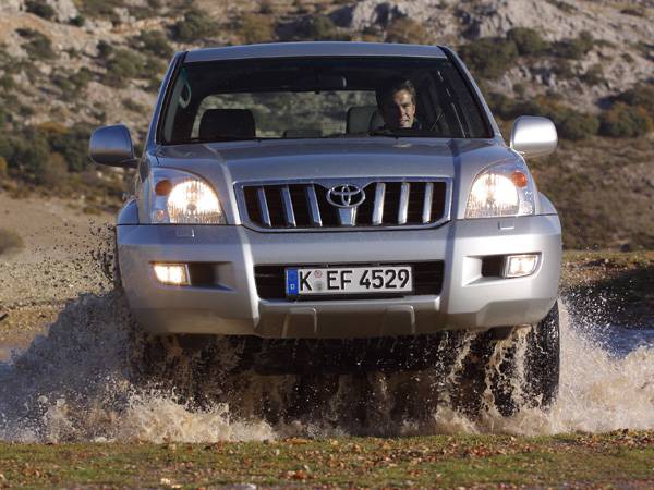 טויוטה לנד קרוזר מ-2005 (צילום: יצרן)