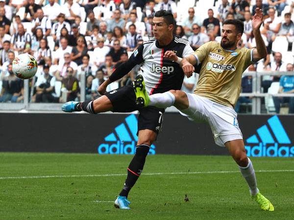 רונאלדו. כמעט רשם שער אדיר מהאוויר (Getty Imges)