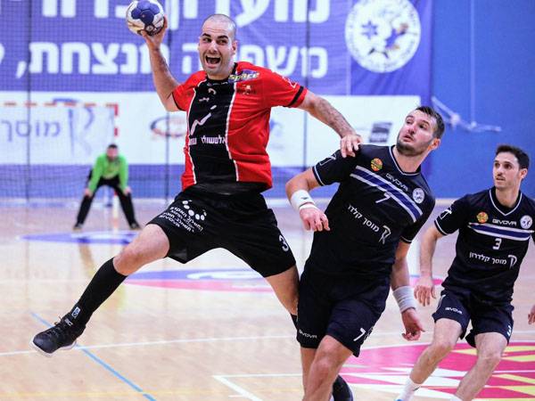 קאמבק גדול לראשונים. יותם טל (צילום: הדר ואן קולא, איגוד הכדוריד)