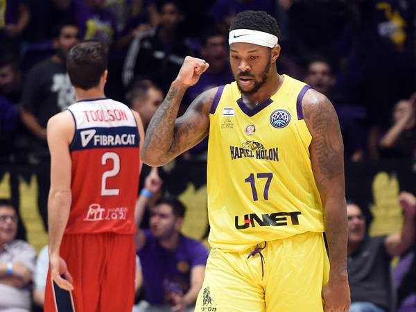 ופוסטר העניק להם ערב נהדר (צילום: ברני ארדוב)