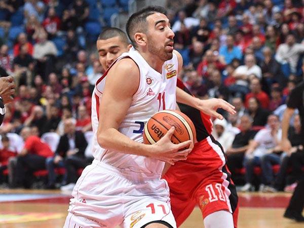 גם בר טימור רשם הופעה יציבה (צילום: ברני ארדוב)