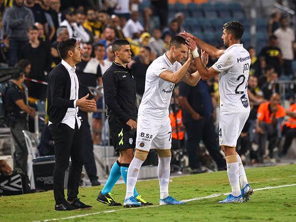 ניקוליץ'. מתקשה לחזור (אלן שיבר)