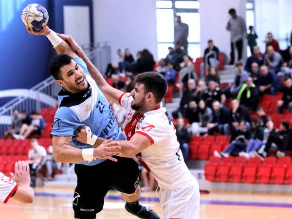 מילוש בואישיץ' לא עזר נגד ראשל"צ. (איגוד הכדוריד, צילום: הדר ואן קולא)