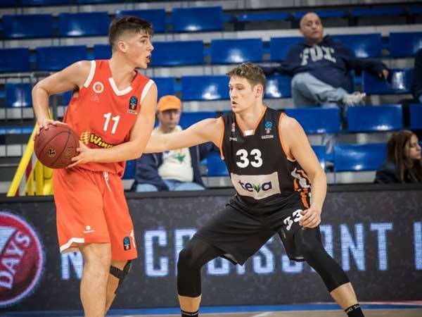 אריאל, משחק מצוין שלו (עודד קרני)