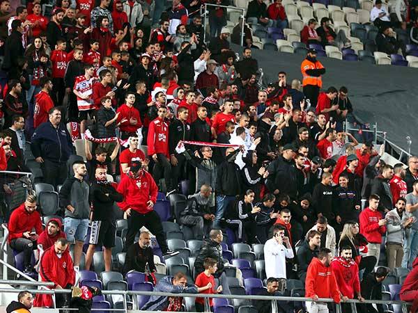 הקהל בא שלילי (אלן שיבר)