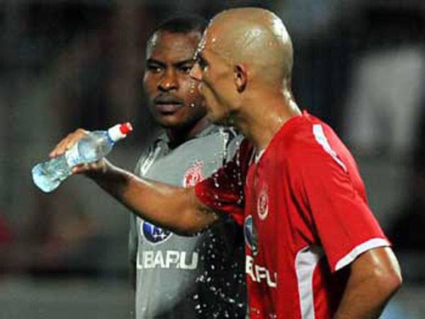 דה סילבה. "אחוז אמוק"