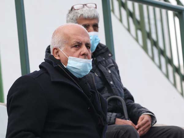 אבי לוזון עדין ממתין לשער של קבוצתו (אודי ציטיאט)