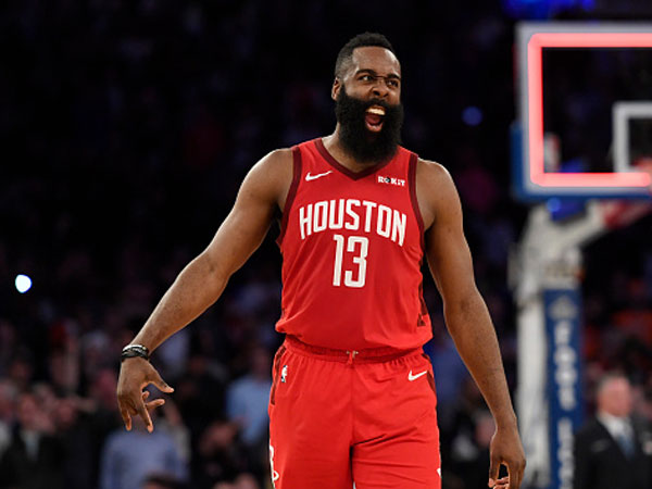 מתקרב לצ'מברליין, לא צריך אסיסטים. הארדן (צילום: Sarah Stier/Getty Images)