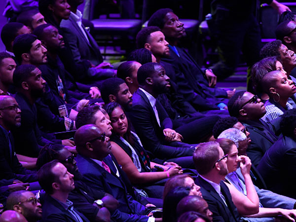 שורה של שחקני NBA בהווה ובעבר הגיעו לסטייפלס (getty)