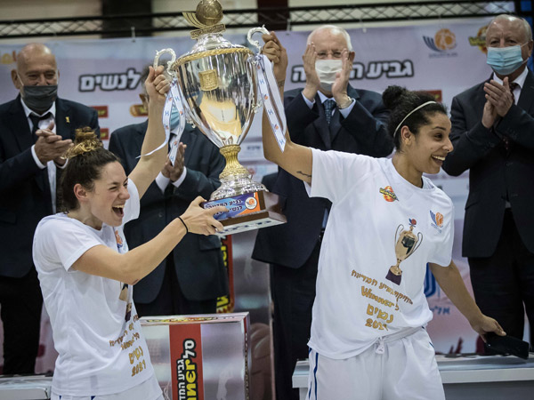 בפעם החמישית, ר"ג מחזיקת הגביע (עודד קרני)