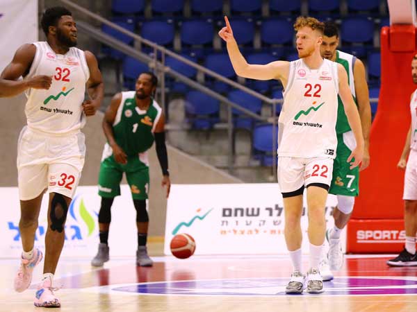 עמית זיס. הוביל את חבריו לפלייאוף (לירון מולדובן, מנהלת הליגה לכדורסל)