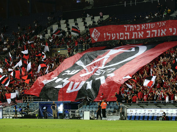 בצהוב ובאדום (אלן שיבר)