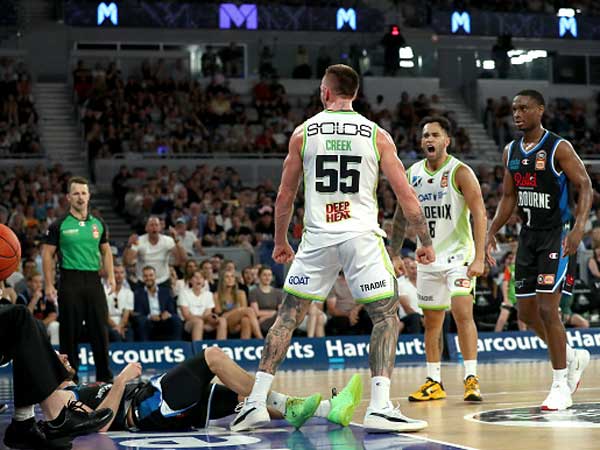 רגע לפני הקטטה (GETTY)