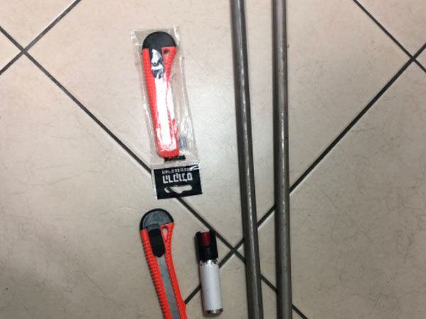הדברים שנמצאו ברשות האוהד (דוברות המשטרה)