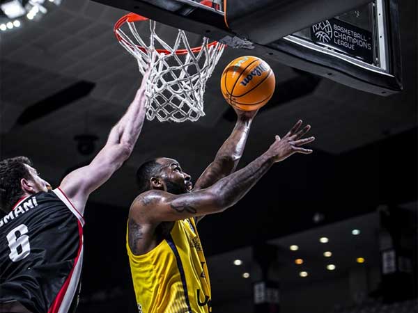(FIBA)