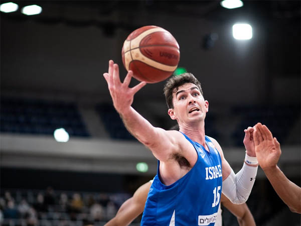 (FIBA)