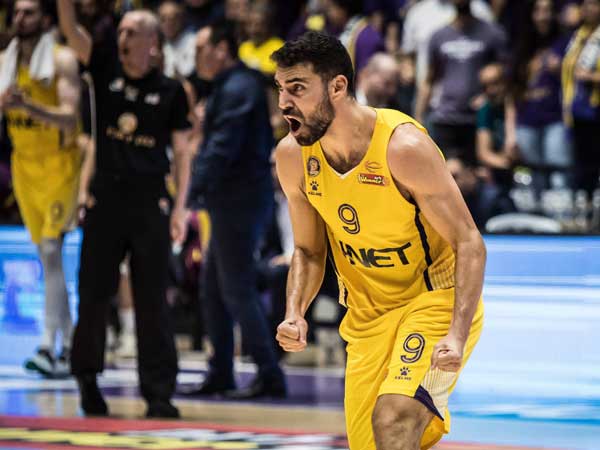 רפי מנקו. מגי סימן אותו כמצטיין (עודד קרני, מנהלת הליגה)