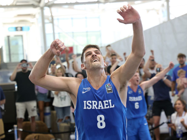 ה-MVP של הטורניר. שוכמן (קרדיט: איגוד הכדורסל)