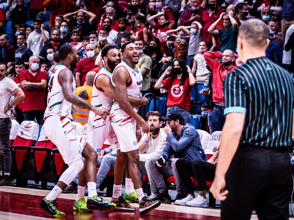 הארנה דממה, הגופיה נמכרה (FIBA)