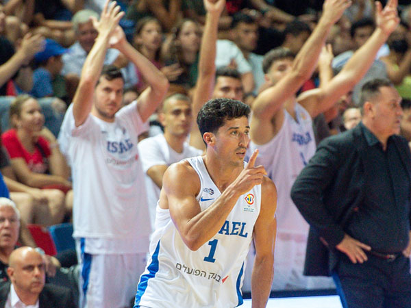 (FIBA)