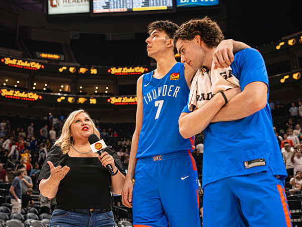 הולמגרן וג'וש גידי. יש עתיד (Zach Beeker/NBAE, Getty)